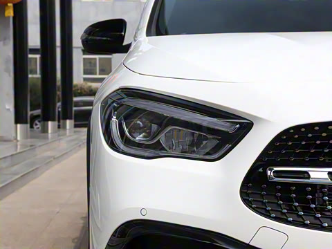 2023�� GLA 220 4MATIC