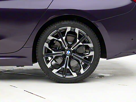 2025�� 330i 50����������