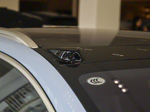 2025�� 75kWh Touring