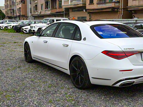 2025�� �Ŀ� S 680 4MATIC ��ҹ��