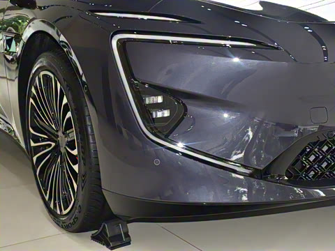 2025�� �Ŀ� Ultra���̰�