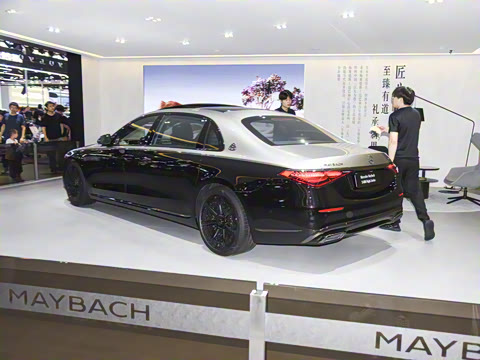 2025�� �Ŀ� S 680 4MATIC ��ҹ��