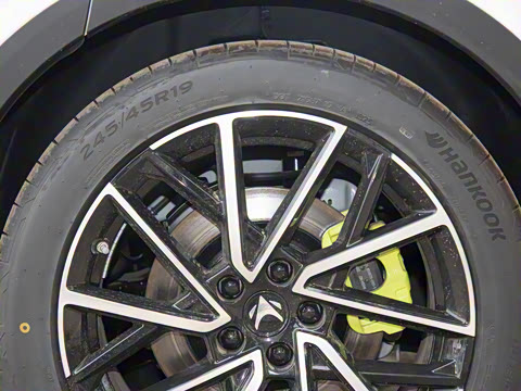 2025�� 560MAX 185kW