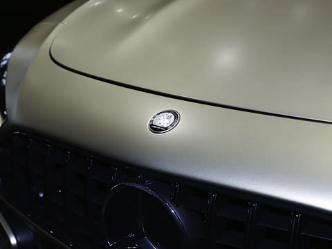 2026�� AMG SL 63 Golden Coast