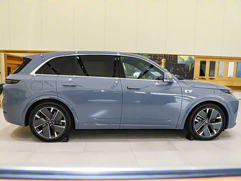 2025�� Ultra ���ܻ��°�