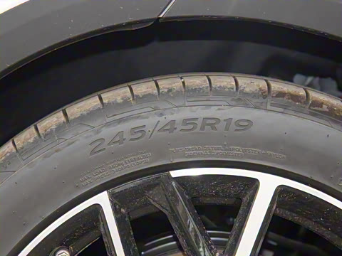 2025�� 560MAX 185kW