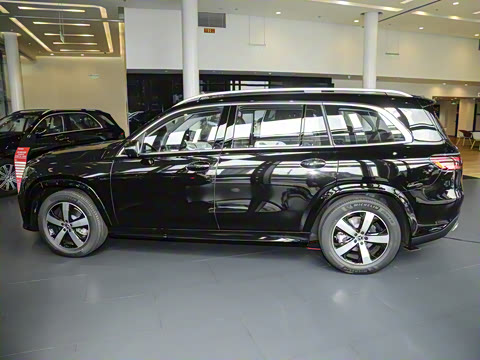 2025�� GLS 450 4MATIC ������