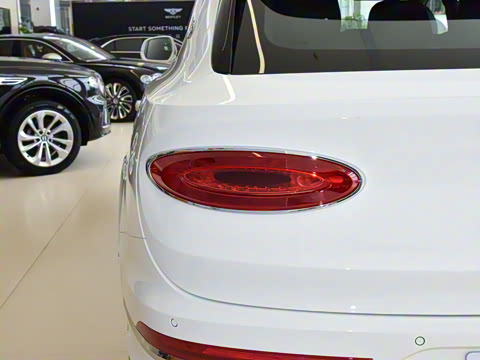 2026�� 4.0T V8 ������