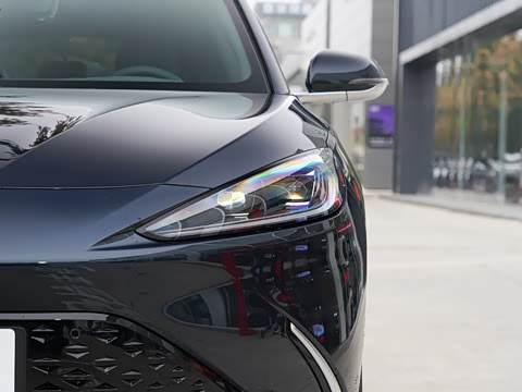 2022�� 525S 175kW