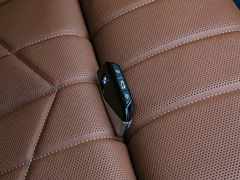 2023�� xDrive60L M�˶���װ