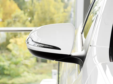 2022�� GLC 260 L 4MATIC ������