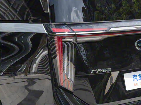 2025�� Ǭ��ϵ�� Ultra ͷ�Ȳ�