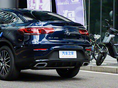 2023�� �Ŀ� GLC 260 4MATIC ����SUV