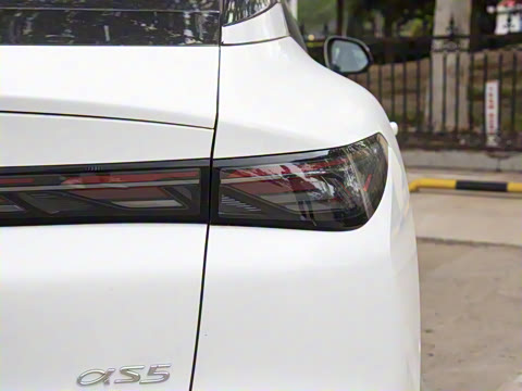 2025�� 560MAX 185kW