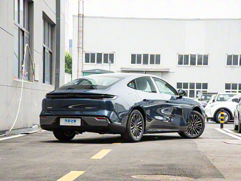 2025�� 130km EM-i ������