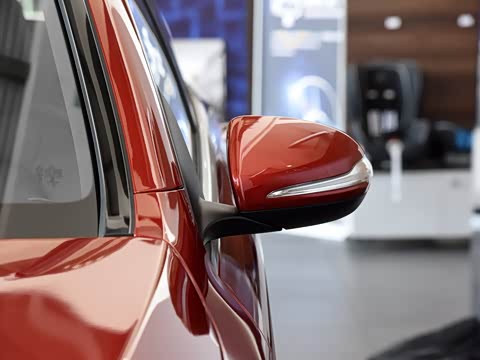 2020�� GLC 260 L 4MATIC ������