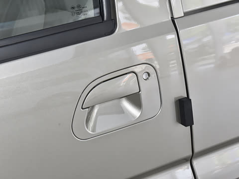 2024�� M5 1.6L ������7��CNG