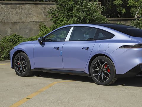 2025�� ���� 550ProѲ����