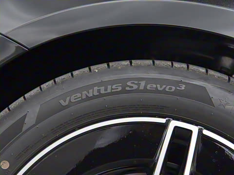 2025�� �Ŀ� E 260 �˶���