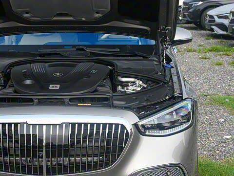 2025�� �Ŀ� S 680 4MATIC