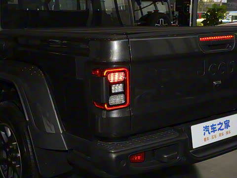 2023�� 3.6L Overland