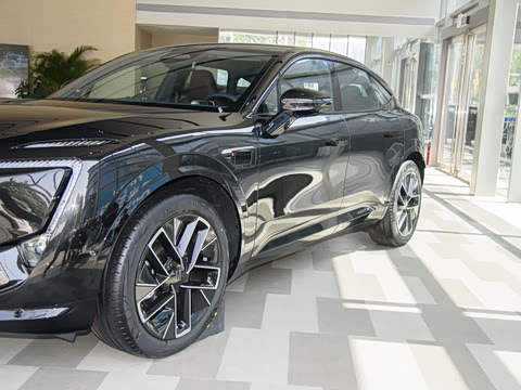 2025�� �Ŀ� Max ���̰�