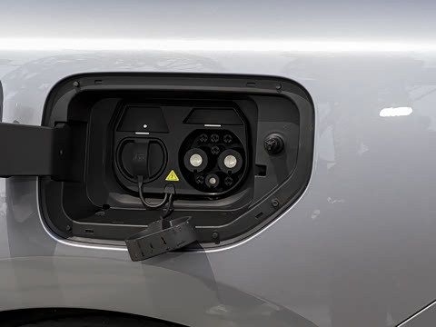 2025�� ���� 550ProѲ����