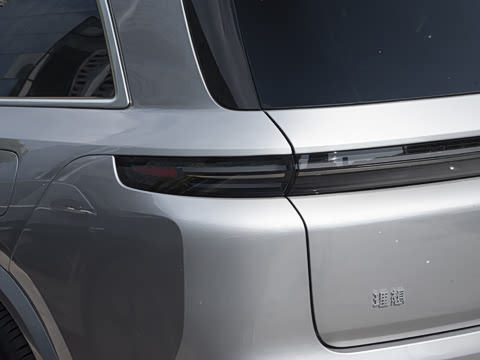 2025�� Ultra ���ܻ��°�