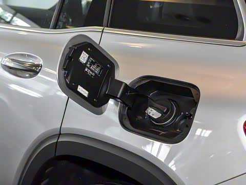 2025�� GLB 220 ������