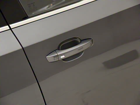 2020�� 300TGI �Զ�ˬ����Ļ�Ǽ�Supreme��