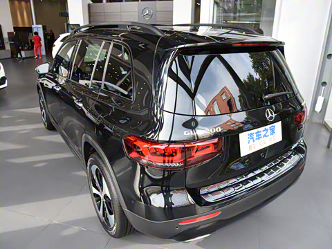 2021�� GLB 200 4MATIC