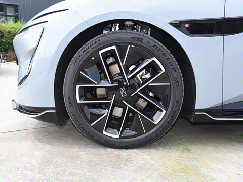 2025�� �Ŀ� Max�����