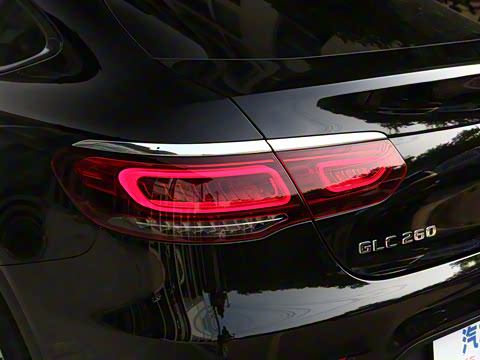 2023�� �Ŀ� GLC 260 4MATIC ����SUV