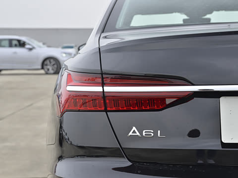 2021�� 40 TFSI ����������