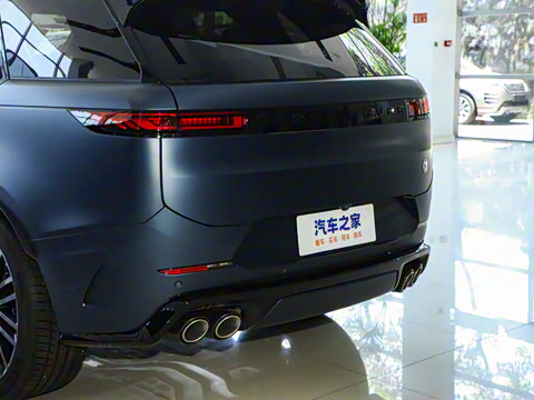 2025�� 4.4 V8 SV Edition Two