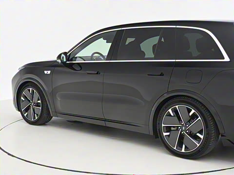 2025�� Ultra ���ܻ��°�