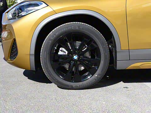 2020�� sDrive20i MԽҰ��װ