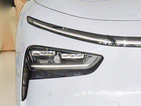 2025�� 702 �������� Max