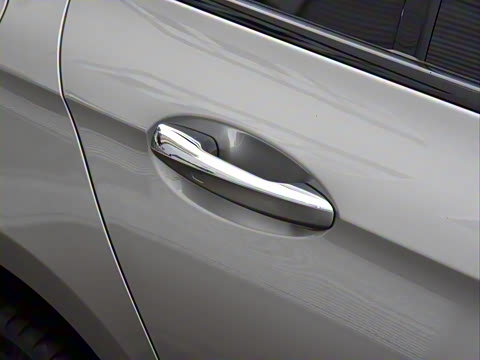 2021�� �Ŀ� E 300 �˶���