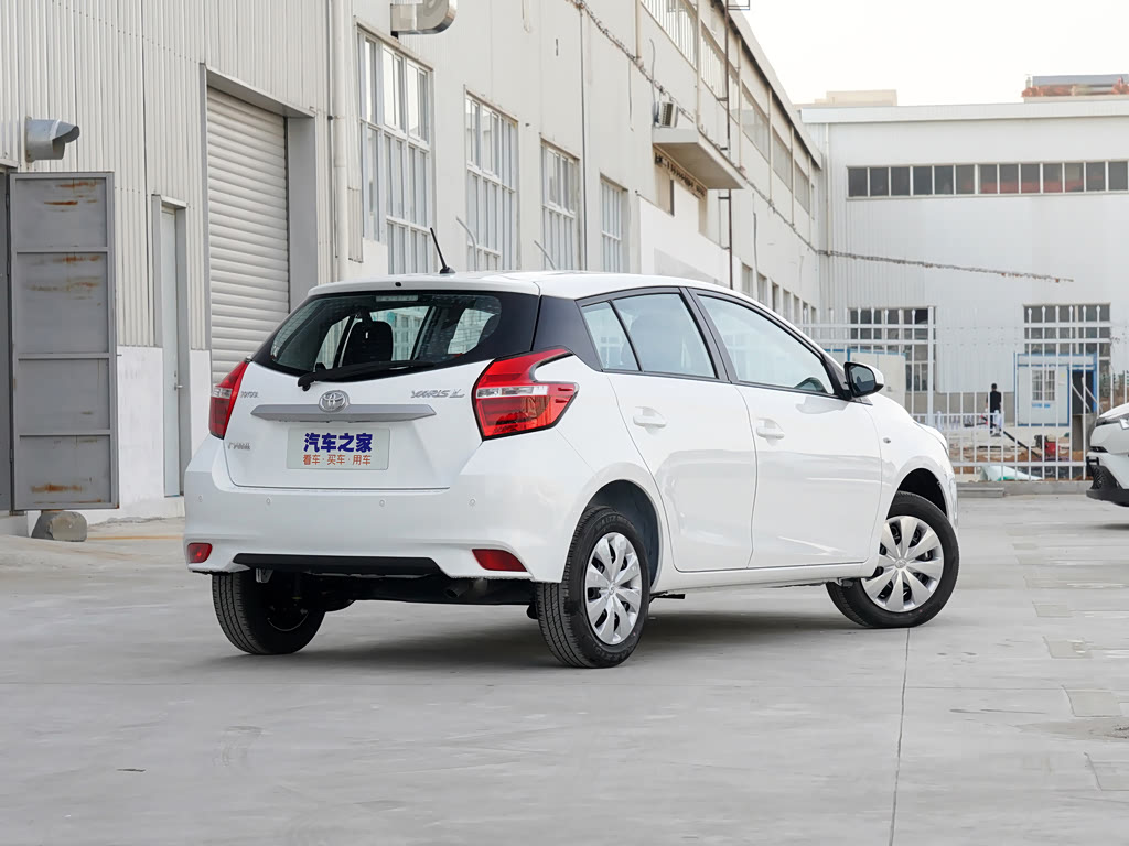 Toyota Yaris XP150 Рестайлинг, Хэтчбек 5 дв. L: фото поколения