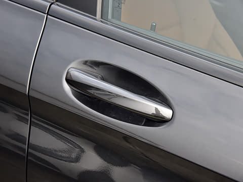 2023�� GLC 260 4MATIC ����SUV