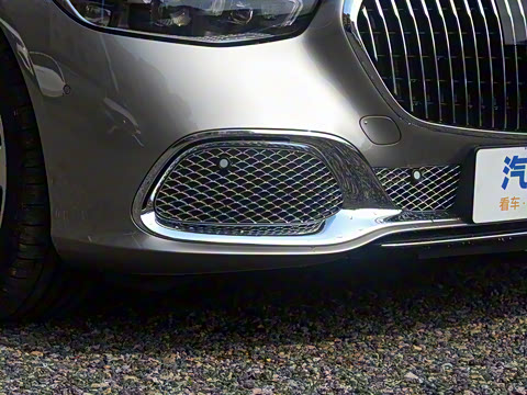 2025�� �Ŀ� S 680 4MATIC