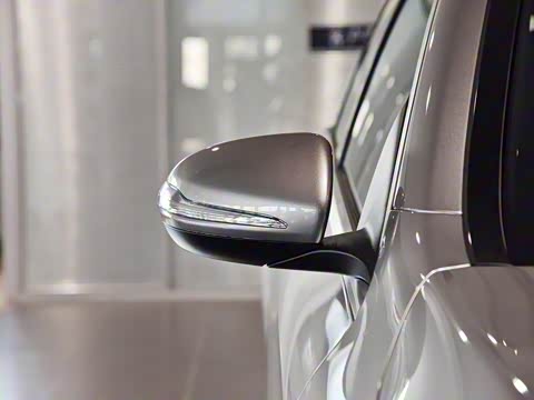 2020�� GLC 260 L 4MATIC ������