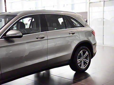 2020�� GLC 260 L 4MATIC ������