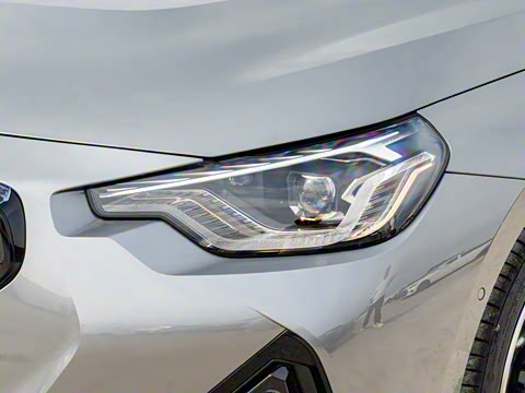 2025�� M240i xDrive