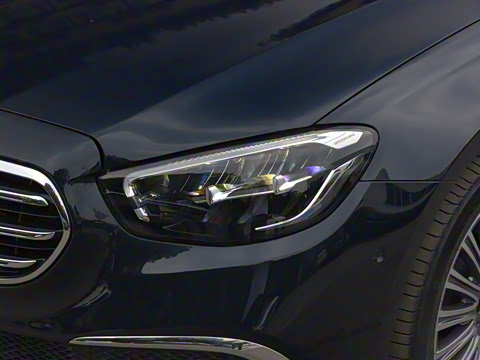 2023�� �Ŀ� E 300 L ʱ����