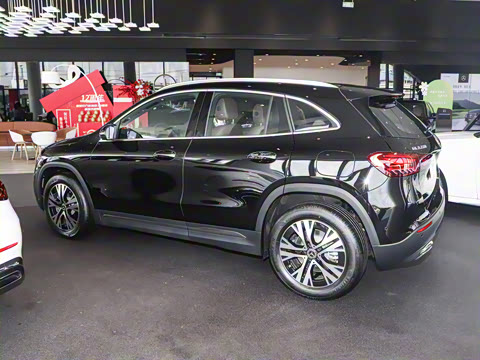 2025�� �Ŀ� GLA 220