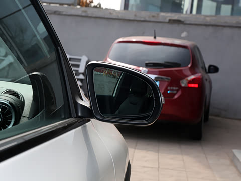 2023�� GLA 220 4MATIC