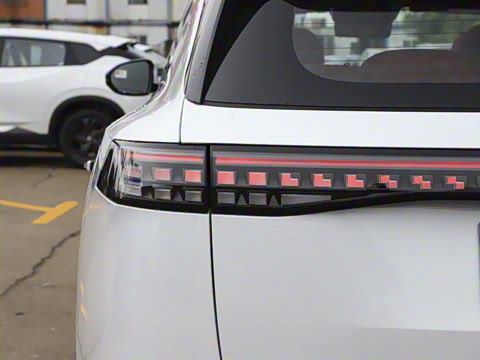 2025�� 210Ultra�Ǽݰ� 6��