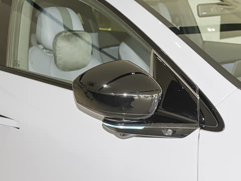 2025�� 702 �������� Max